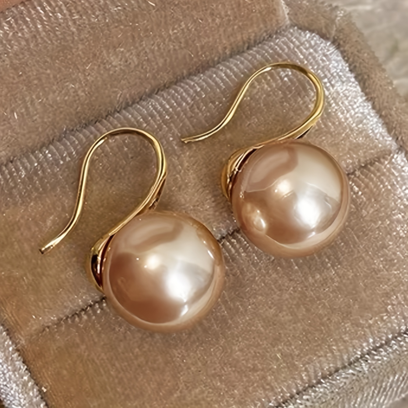 

1 Pair Of Chic Vintage-inspired Pearl Women's Copper Earrings - Elegant Golden Hook Design For & Gifting, Pearl Earrings