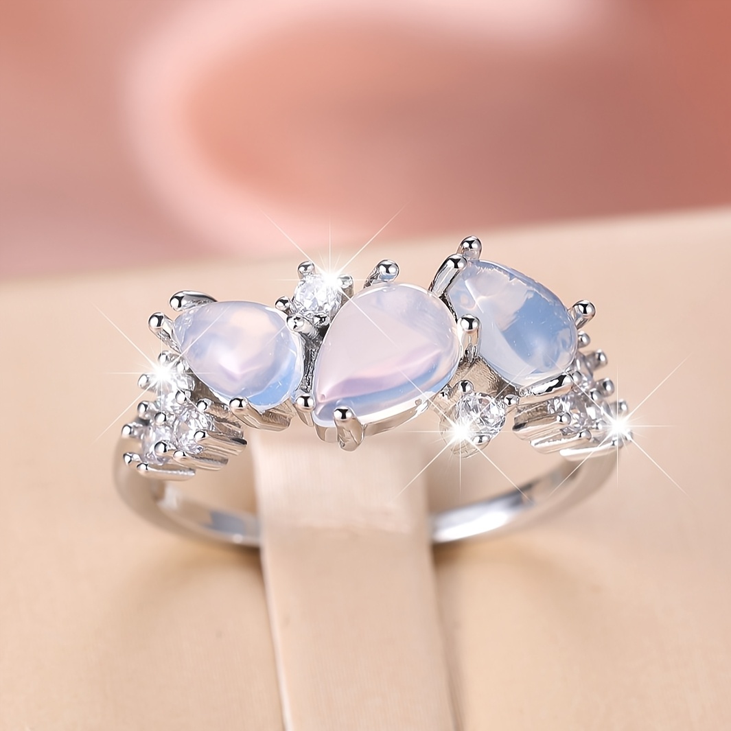 טבעת וינטג' בוהמית לנשים ANGOL עם שלוש אבנים, אבן ירח סינתים, אבן ירח סינתים, תכשיטים לבנים ורכיבים, יום תכשיטים ולבנים. מתנת ולנטיין, לבוש יומיומי, אביזר חתונה | נגיעות נוצצות | אומנות איכותית
