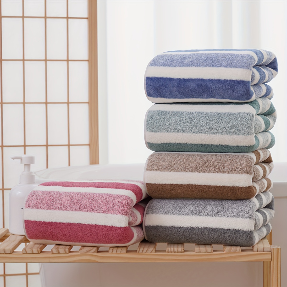 

Ultra-soft Striped Bath Towel 55.1x27.5in - Highly Absorbent, Lint-free For Shower, Travel & Sports