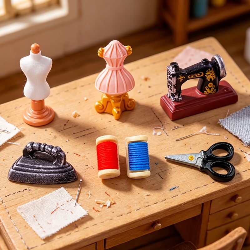 TEMU Ensemble complet (7 pièces) Scène miniature Costume Créateur d'accessoires Modèle Maison de poupée Atelier de couture Décor de de travail. Mini
