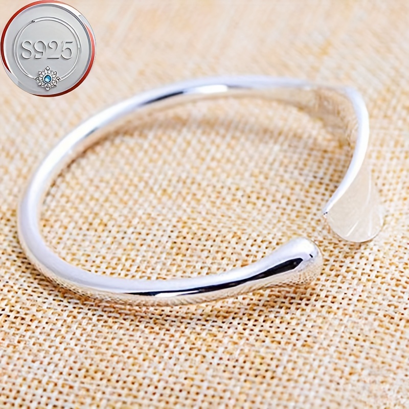 Leaf Shaped 925 Silver Bracelet for Women - Fashionable and Open