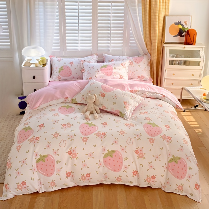 

3pcs Strawberry & Floral Cartoon Duvet Cover Set - 100% Polyester, Stain-resistant, Comforter Cover & Pillowcases, Machine Washable - Berry For ' Bedrooms