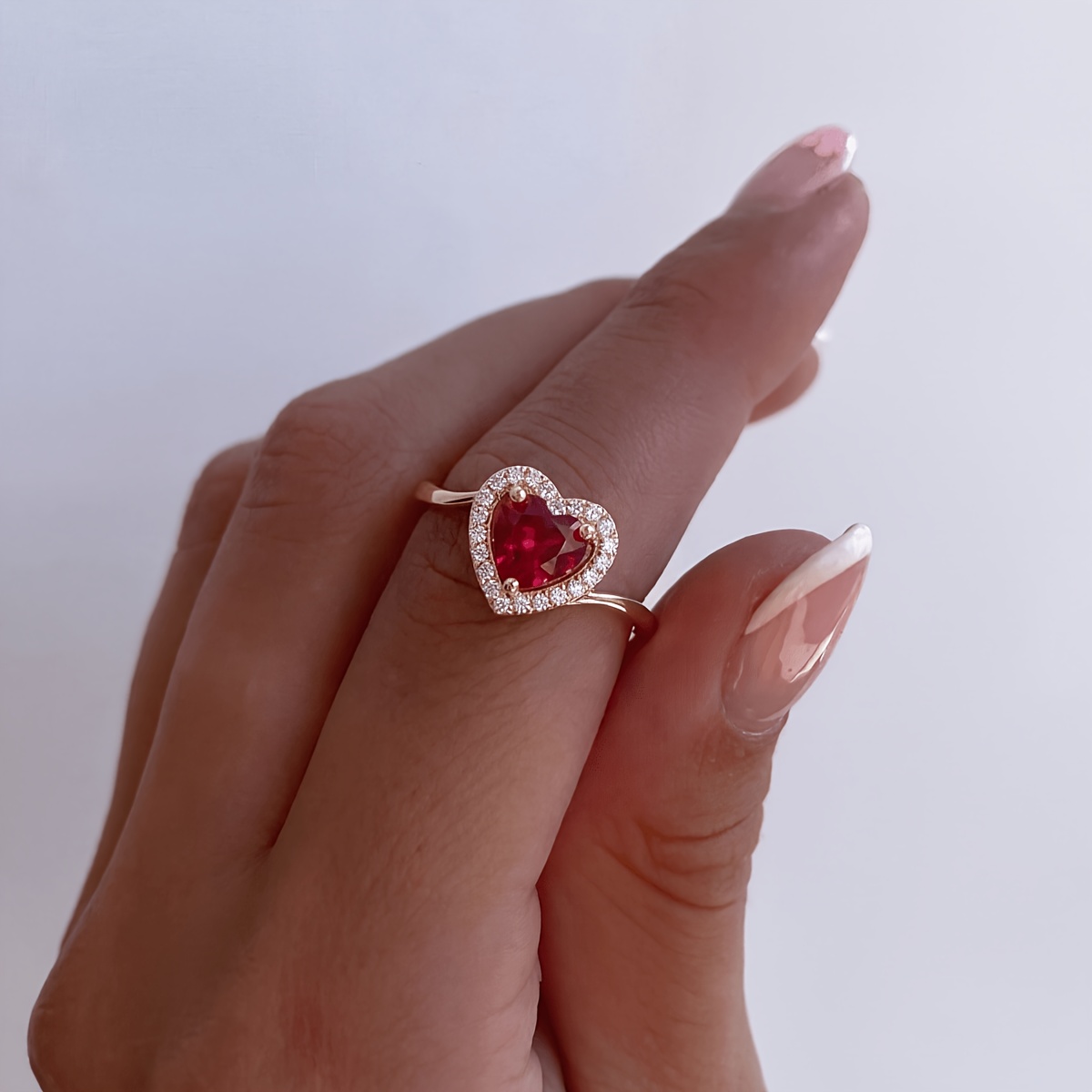 Women's Elegant Heart-Shaped Ring for Everyday Wear