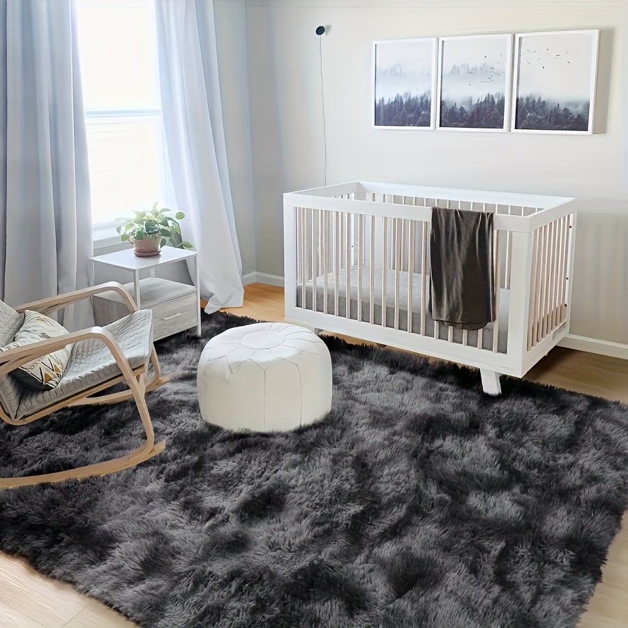 A Mixed Color Tie-Dye Fluffy Carpet Made of Polyester, Available in Colors: Tie-Dye Dark Gray And Tie-Dye Light Gray