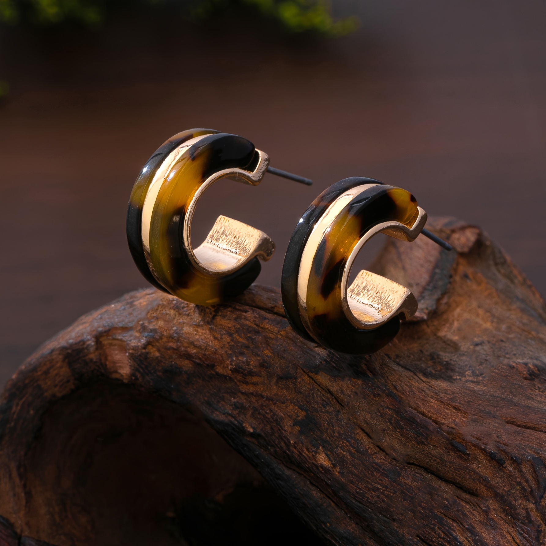 Women's Exquisite C-Shaped Earrings with Patterned Design