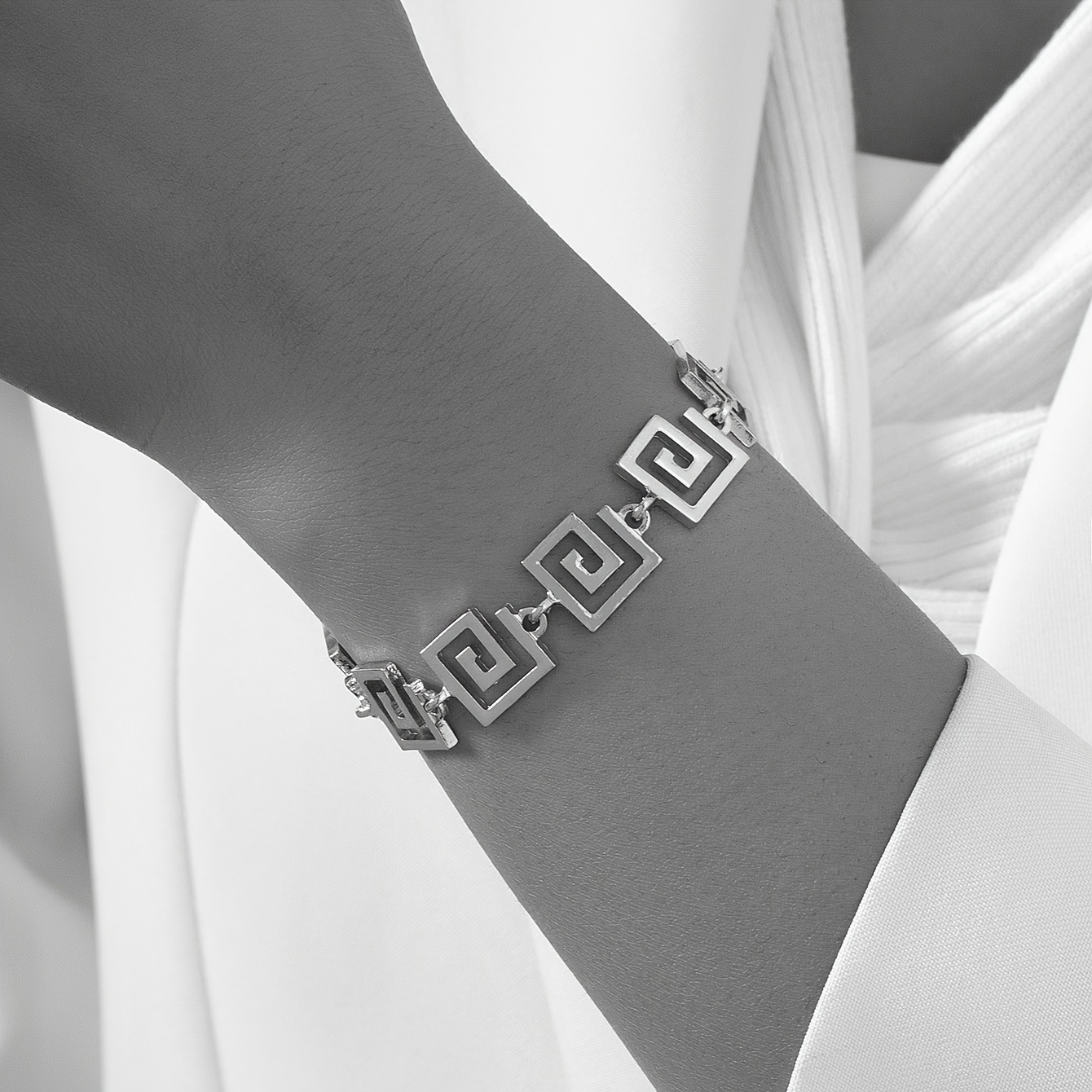 Geometric Chain Ladies Bracelet