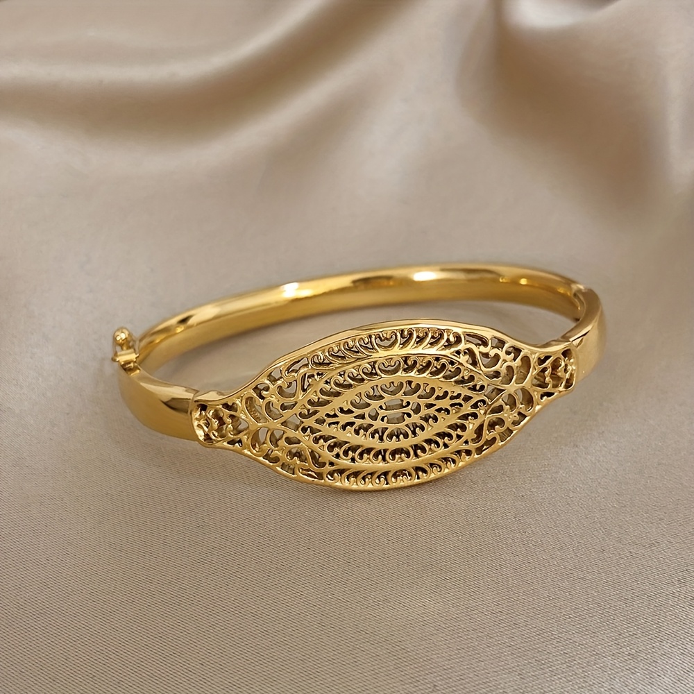 E-shop Luxuriöses Retro Hohl-Stil Goldenes Hohles Blumen-Augenmuster Edelstahl Metall Armband, Design, Leichter Luxus, Modische und Vielseitige