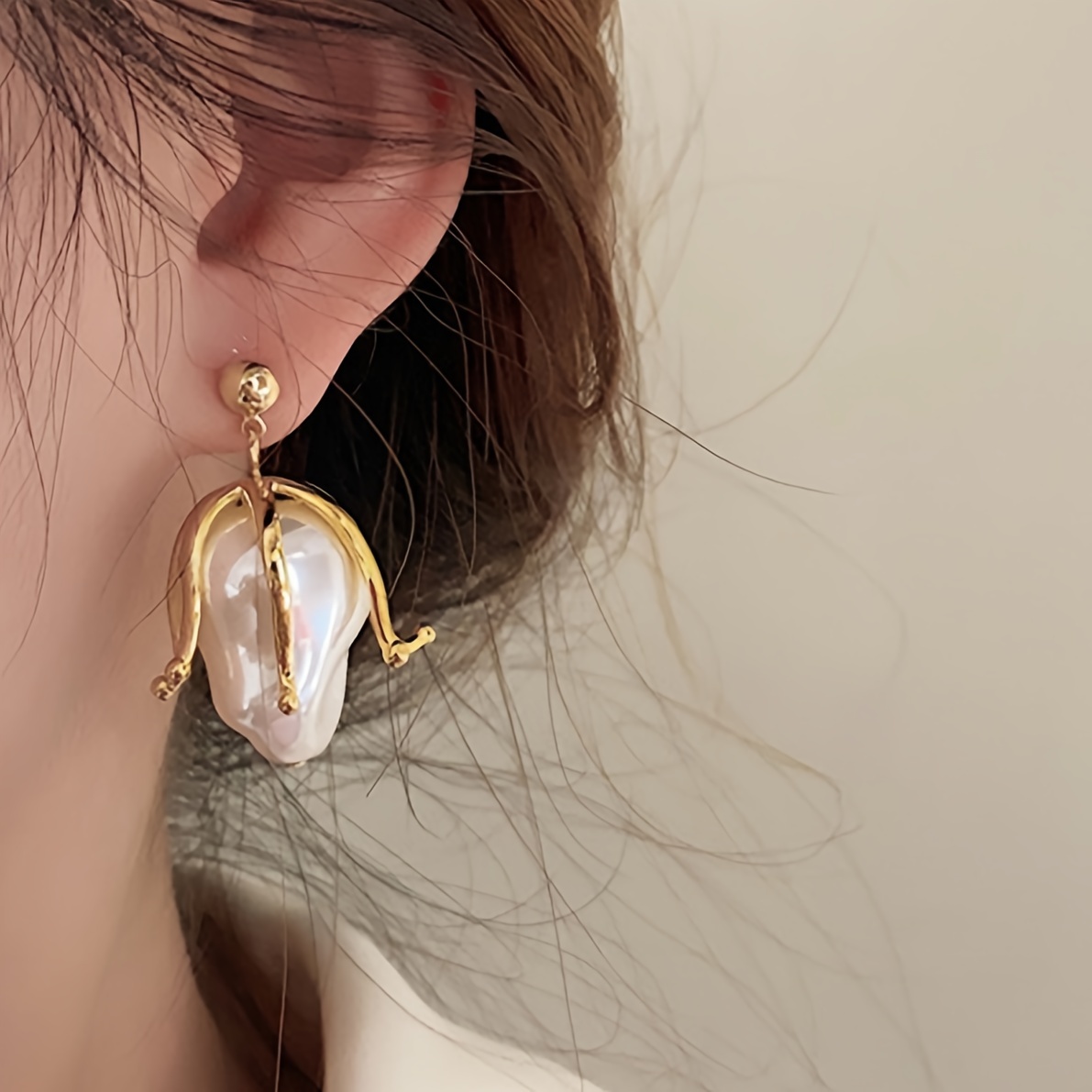 

Golden Flower Irregular Faux Pearl Decor Dangle Earrings Elegant Boho Style Delicate Female Gift
