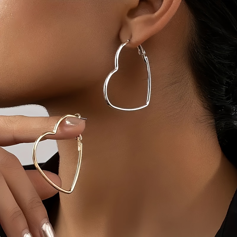 

[ Geometric Heart Hoop Earrings] Stainless Steel Hoop Earrings, Simple Geometric , Hypoallergenic Ear Needle, For Daily And Party Wear, With Ideal For Day Gift