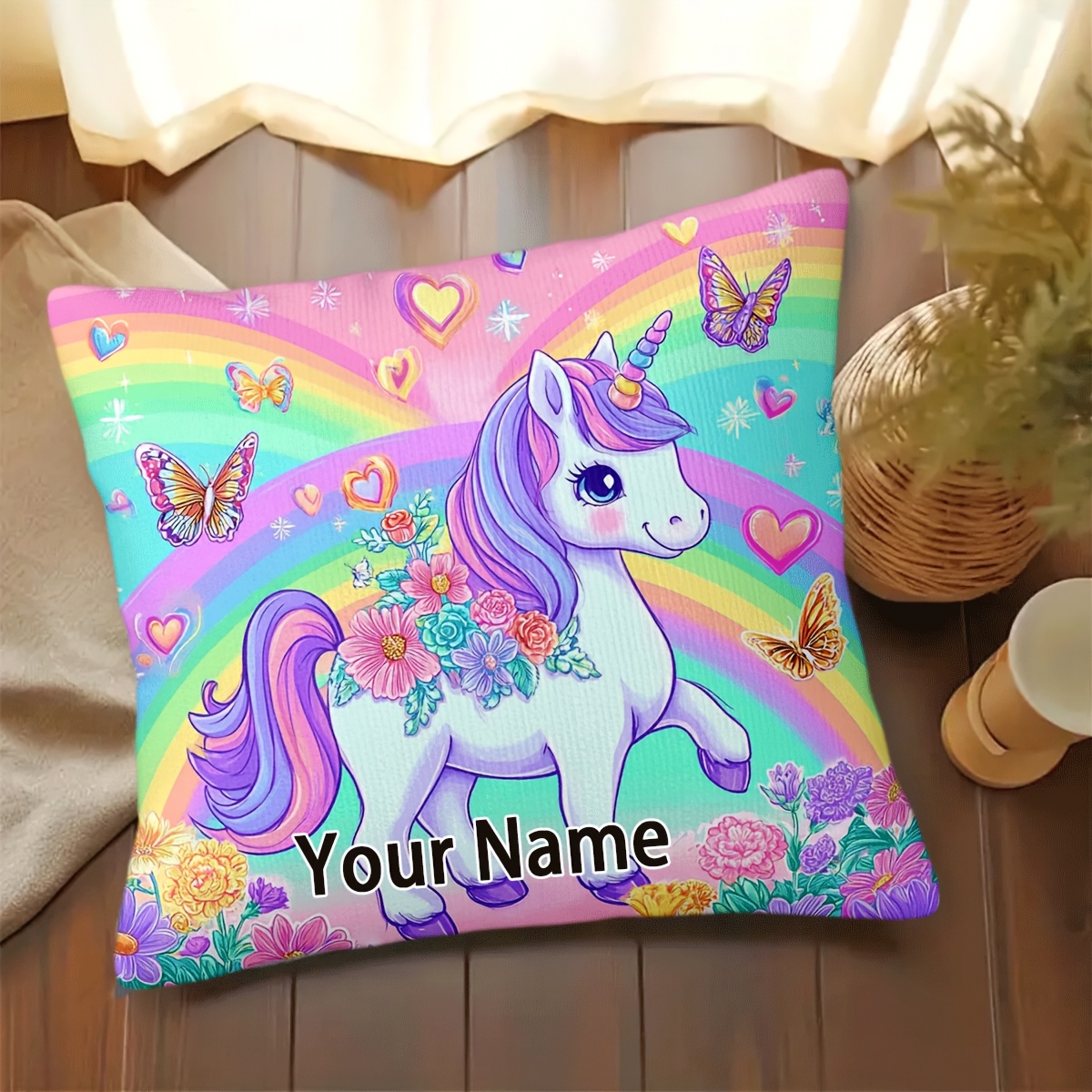 E-shop Personalisierter Kissenbezug mit Namen, ., ein farbenfrohes, niedliches Cartoon-Einhorn mit Blumen einer Schleife, gemusterter Kissenbezug,