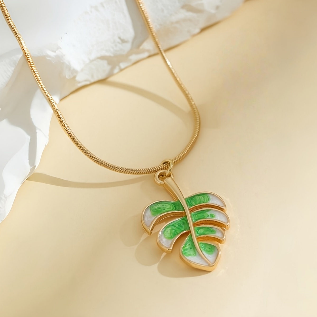Image of 1 Elegant Bohemian Style Drip Oil Leaf Pendant Necklace, Suitable For Women' Banquets And Vacation Wear