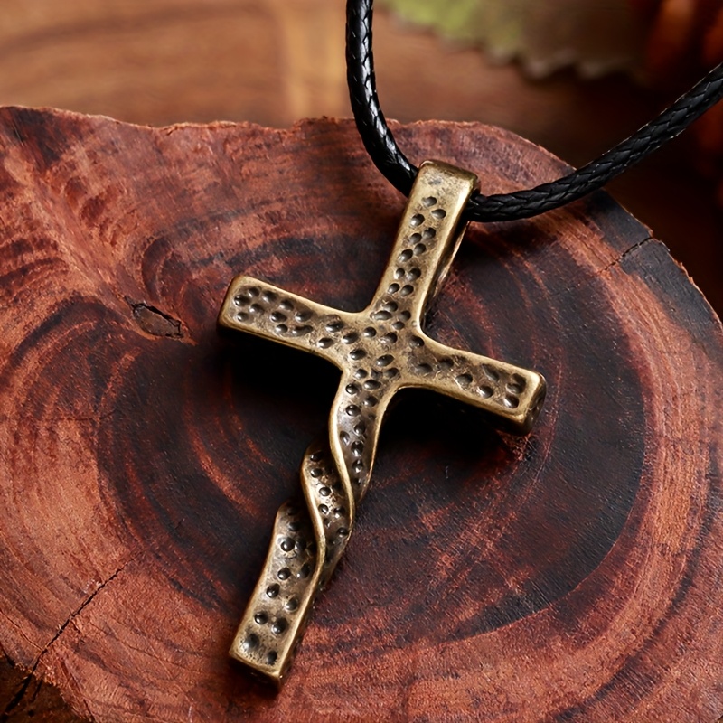 Retro Hammer Pattern Twisted Cross Pendant Necklace