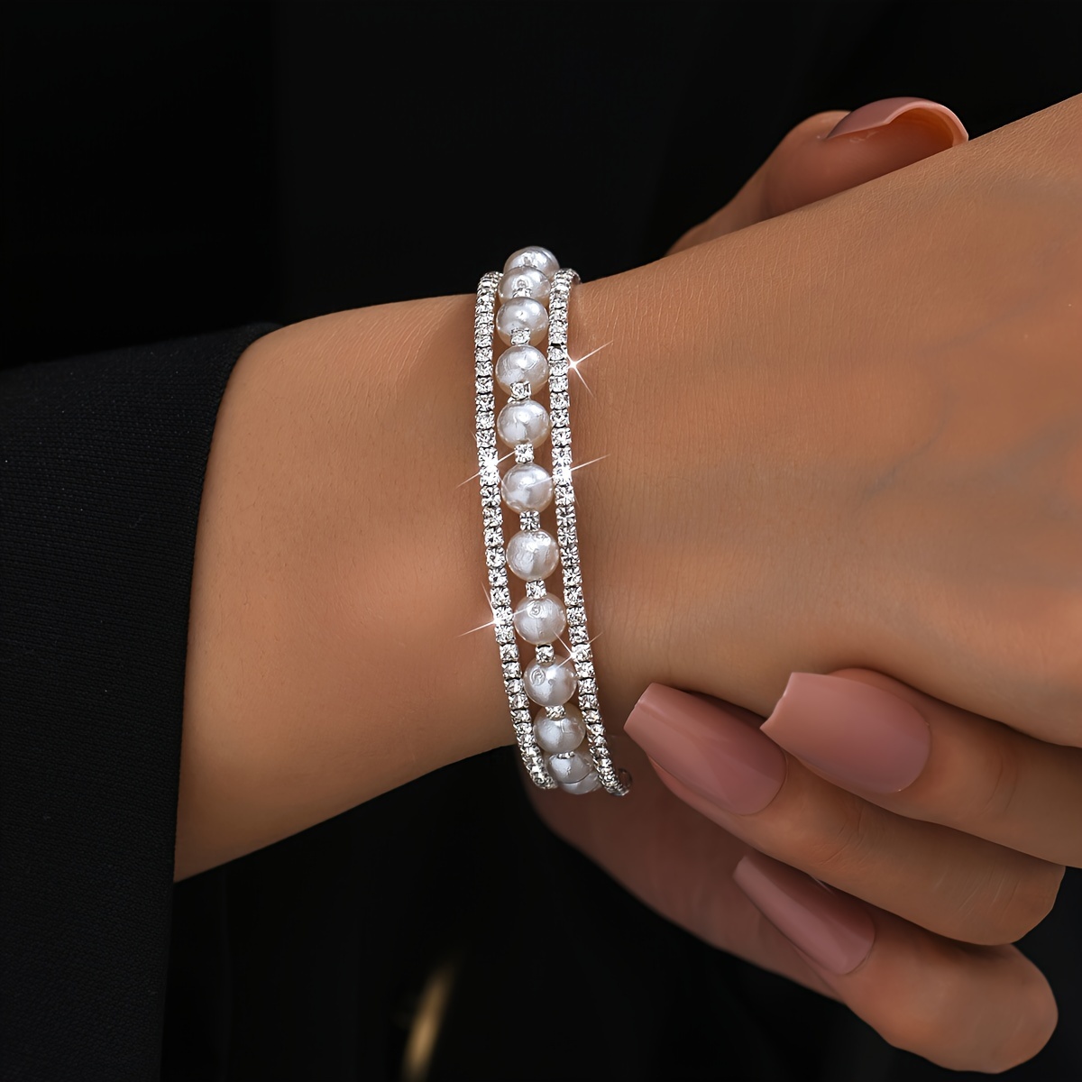 

[lightweight Design] Elegant Pearl And Crystal For Women – Chic Alloy Hand Jewelry With Sparkling Embellishments,