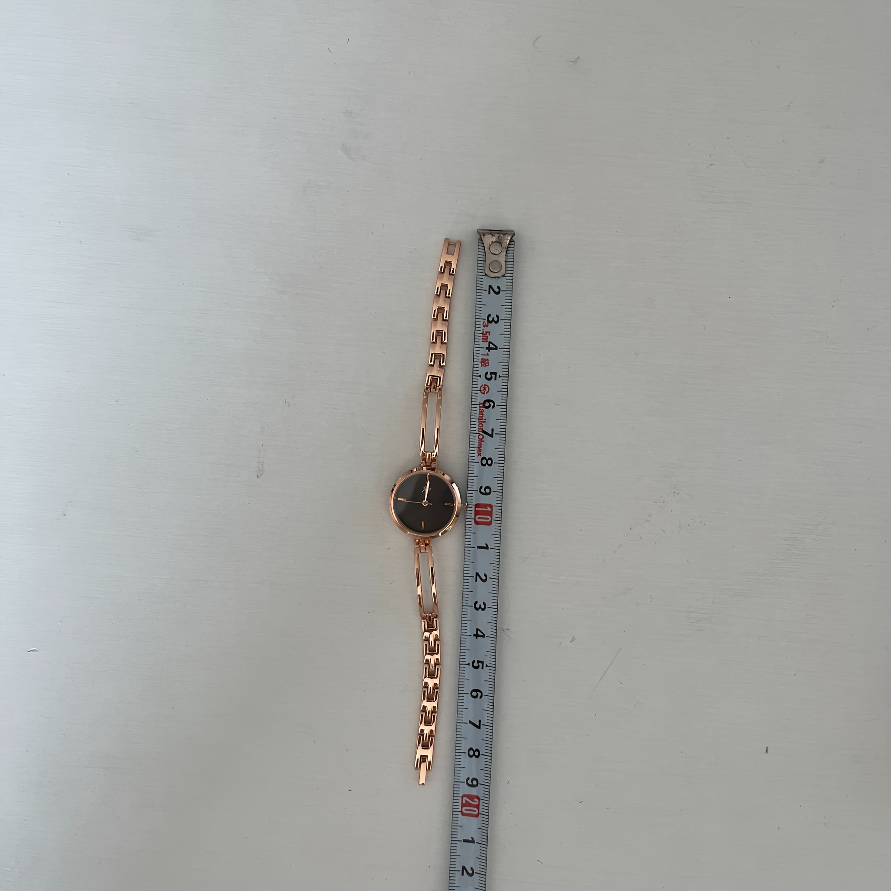 1pc Elegant Rose Golden Women's Quartz Watch with Rhinestone Accents, Vintage Style Alloy Bracelet, Round Dial, Perfect Holiday Gift for Her, Special Occasion Jewelry | Luxury Women's Watch | Zinc Alloy Bracelet