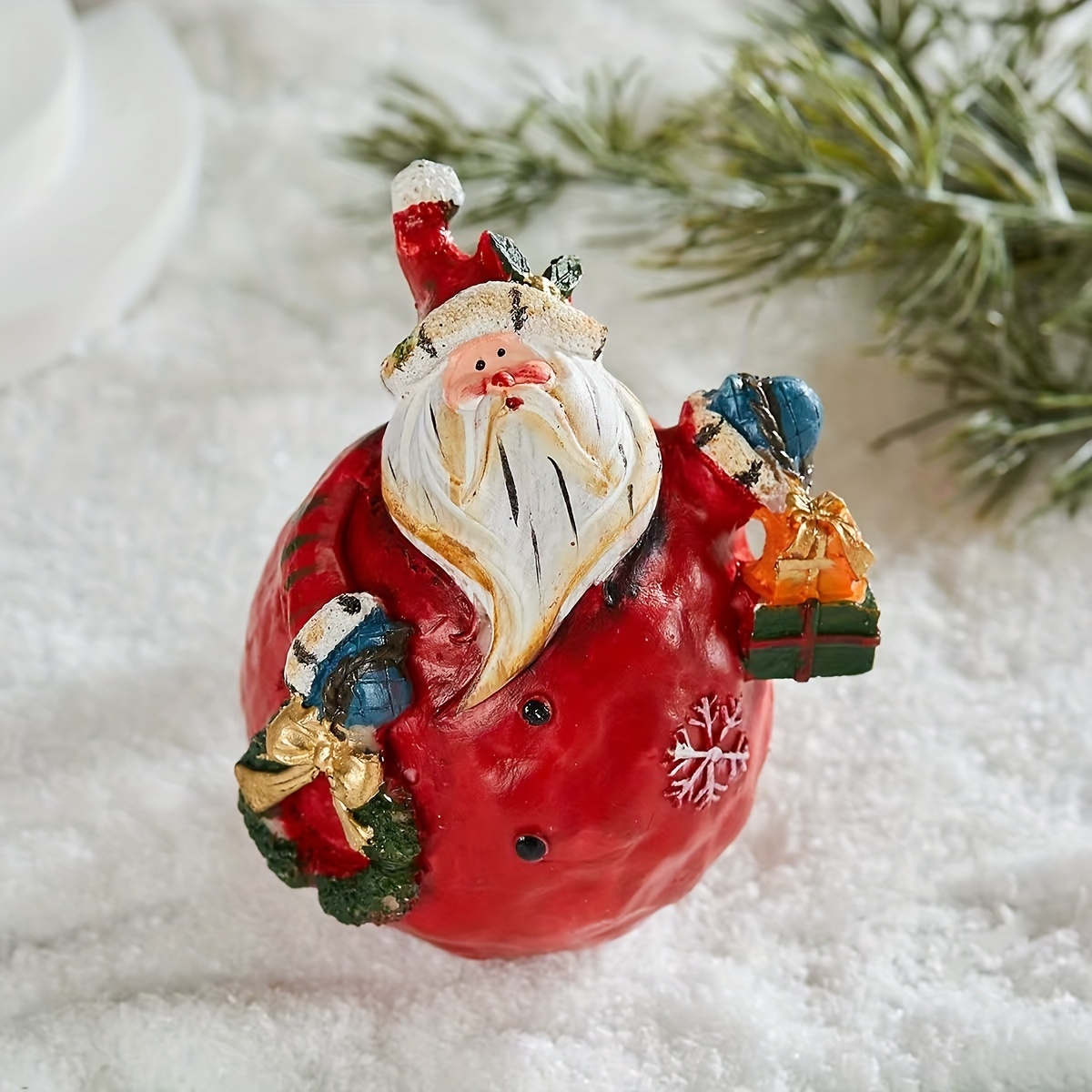 

- Figurine, Collectible, Christmas Decor, , Wreath And Presents, No Required - 1pc