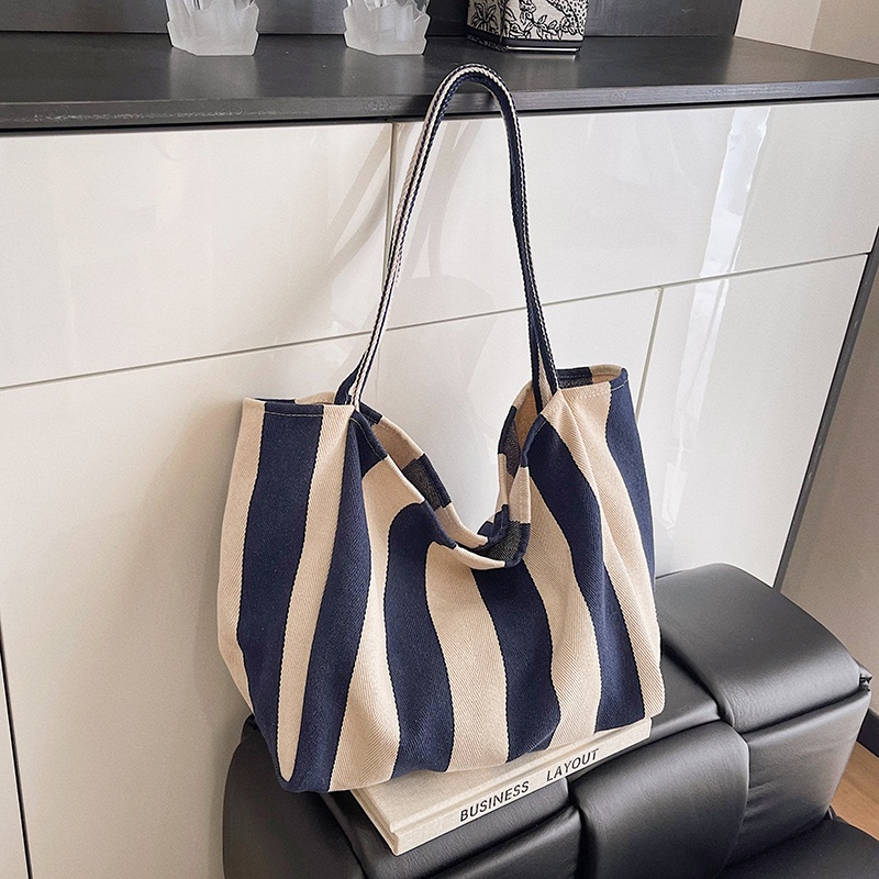 Fashionable Single-strap Underarm Tote With Wide Stripes, Women's Beach Bag