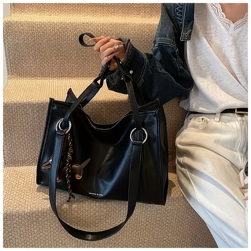 

Women's Leather Tote Bag, Waterproof, With Rivets, Zipper Closure, Adjustable Shoulder Strap, Edge Paint Detail, For Guangzhou