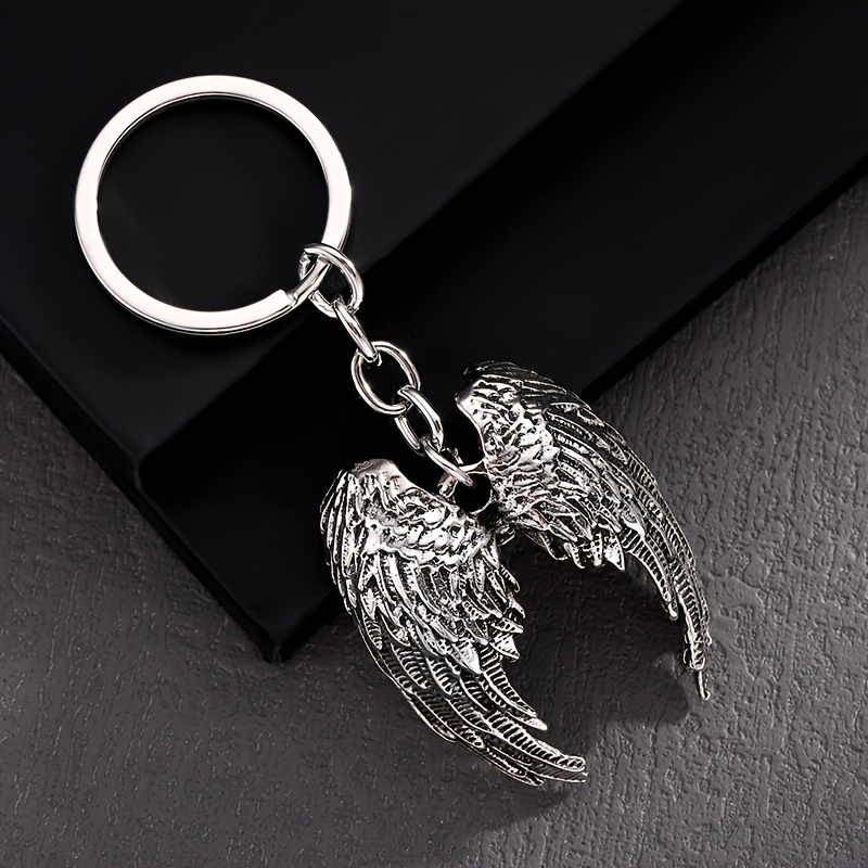 A Stylish Retro Keychain Accessory Shaped Like Wings, Made Of Alloy Material, Suitable For Men And Women