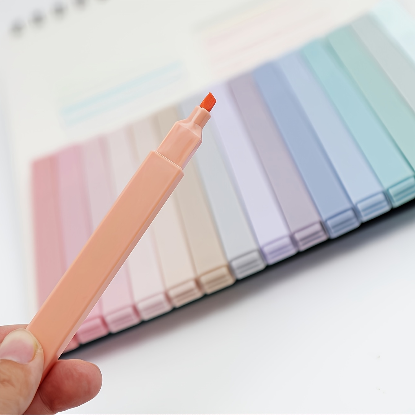 

12 Pastel Highlighters - Round Tip, Non-penetrating, Non-fading, Ideal For Journals, School And Office Supplies - Ideal For Easter Gifts