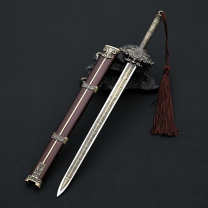 1 handmade all metal one-piece replica of Chinese martial arts film and television weapons model keychain, 8.7-inch handmade weapon model keychain, room and office decoration, collection, viewing decoration, and gifts