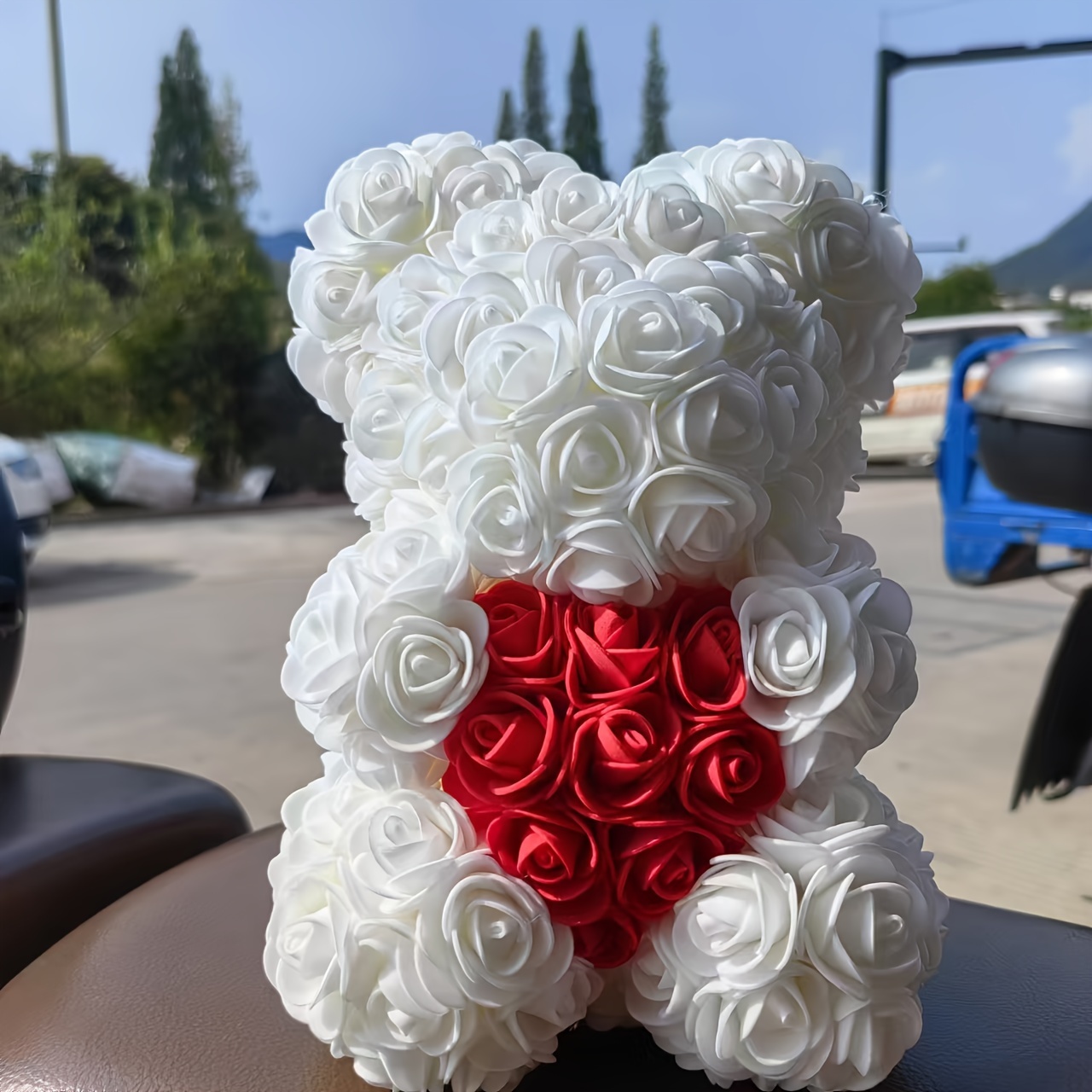 

1pc Romantic , Plastic Gift For Valentine's Day, Day, Christmas, Graduation - Tabletop Decor Without Container, Romantic Gift | Bear Shaped Decor | Plastic