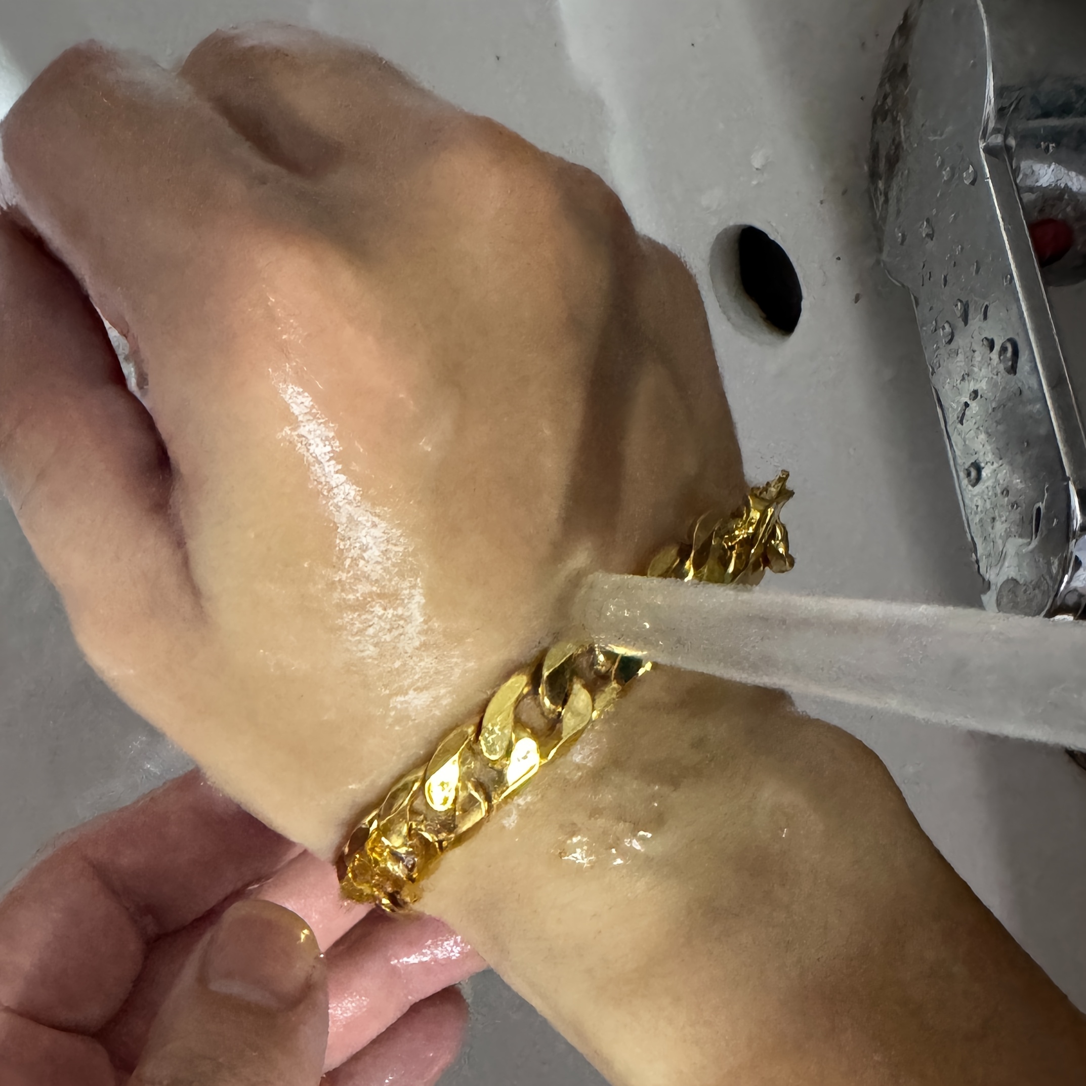 Men's 18K Plated Golden Cuban Bracelet — Hip-Hop Style