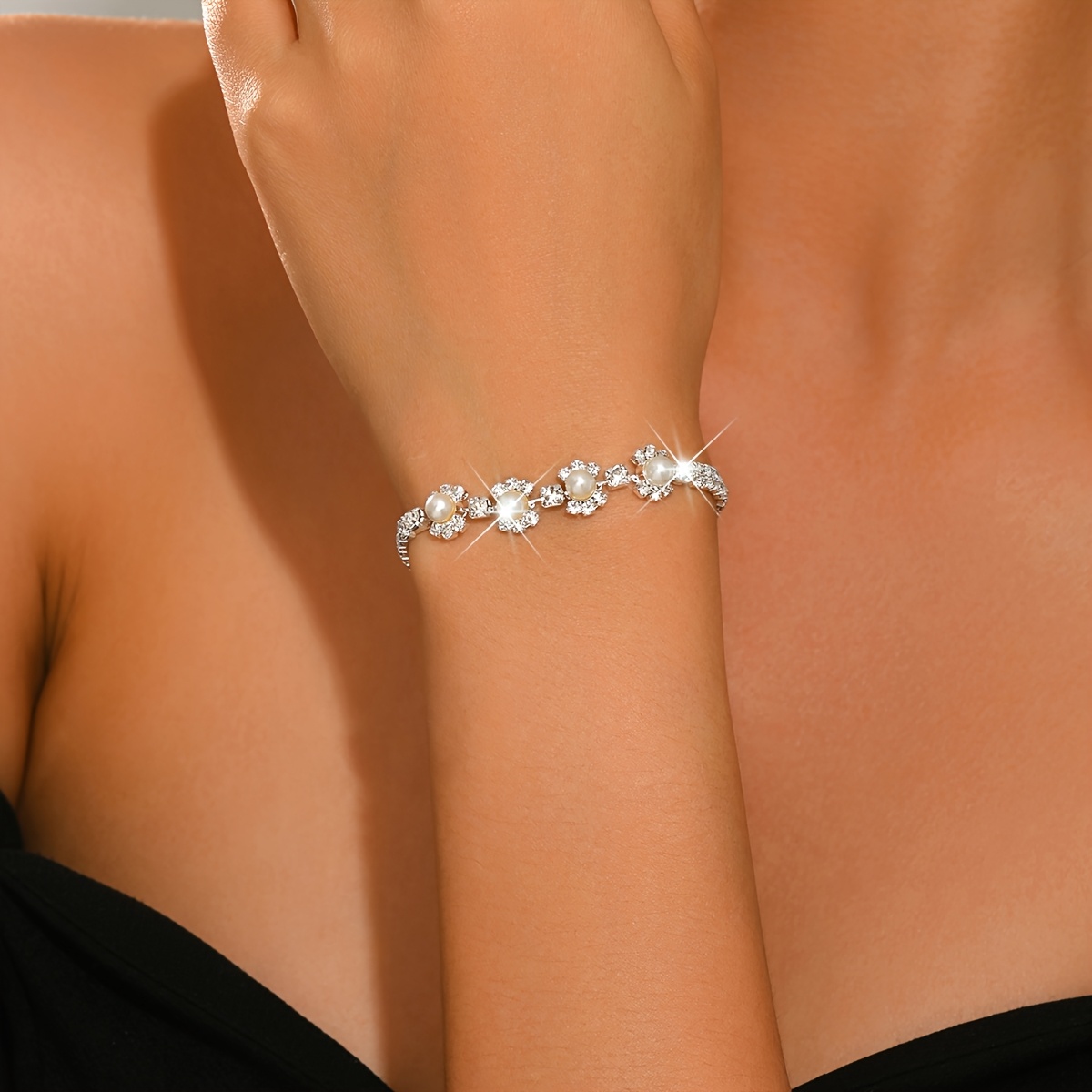 Elegant Adjustable Women's Fashion Bracelet for Evening Wear