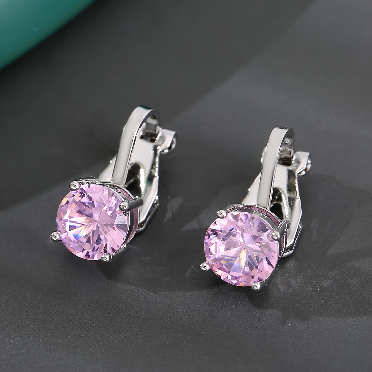 Image of 1 Pair Of Stylish And Elegant Copper-inlaid Colored Synthetic Zirconia Clip-on Earrings, Trendy And Exquisite For With Pierced Ears, Suitable For Dating Wear