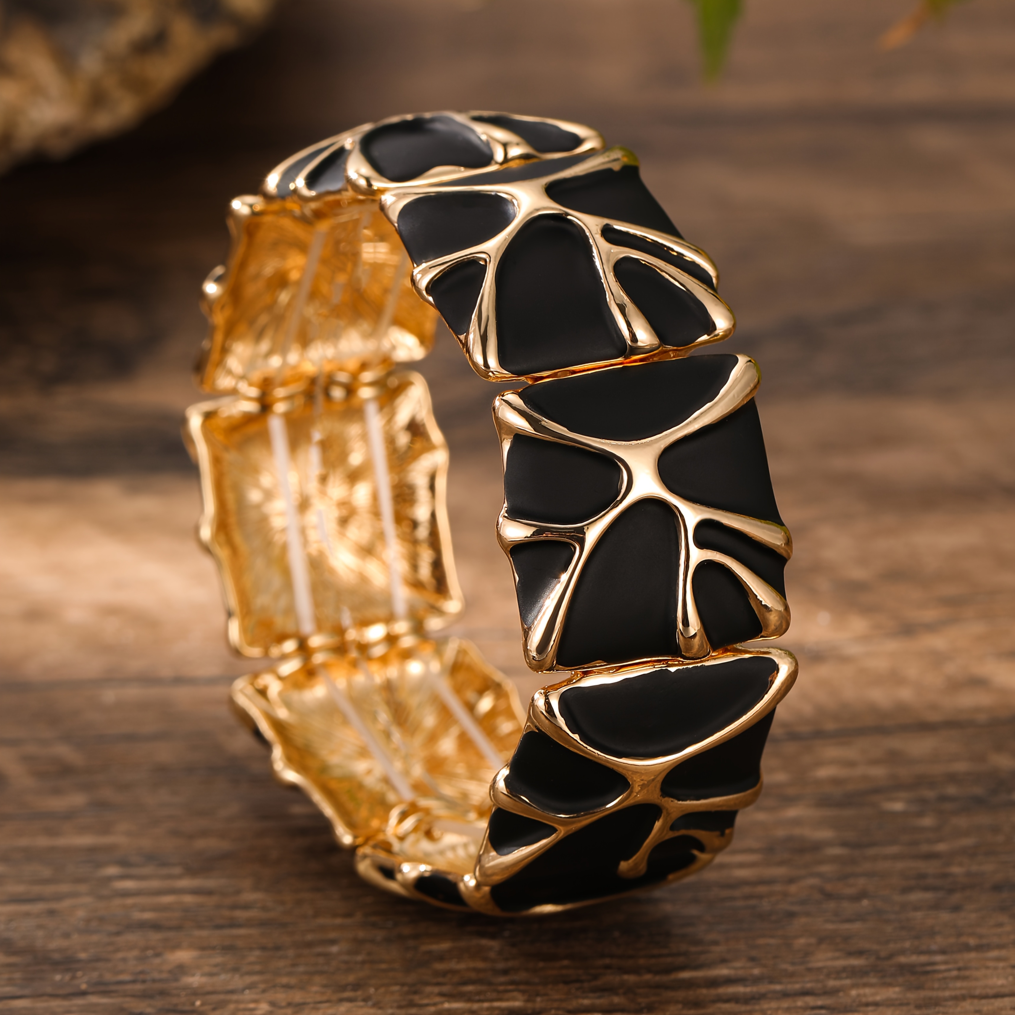 Image of 1pc Vintage -plated Bracelet Compatible For Mardi Gras, Parties, Daily Wear - Elegant Retro Geometric Square Bangle With Irregular Line, Gift For Festival Accessories ( Plating)