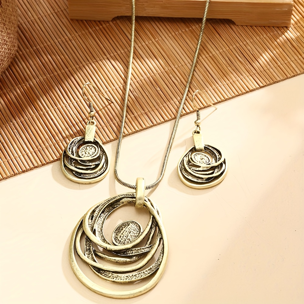 Women's Sweaters Chains Long Necklace with Tassel Decoration