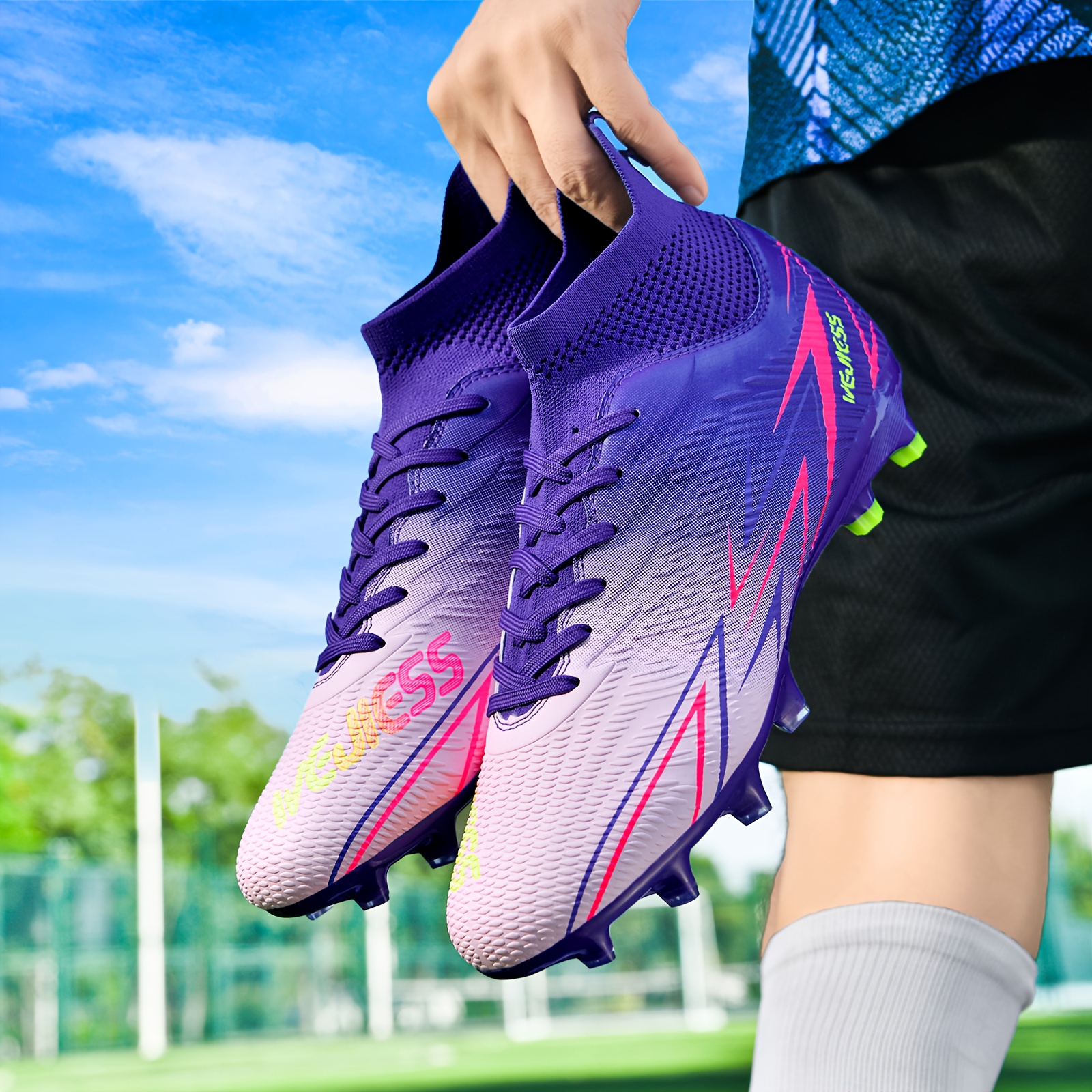 [Zapatillas deportivas] Nuevas zapatillas de entrenamiento para competición de hombre con clavos AG antideslizantes, zapatillas de fútbol transpirables de caña alta para adultos, adecuadas para parejas, calzado de fútbol profesional para exteriores, clavas deportivas negras clásicas ligeras