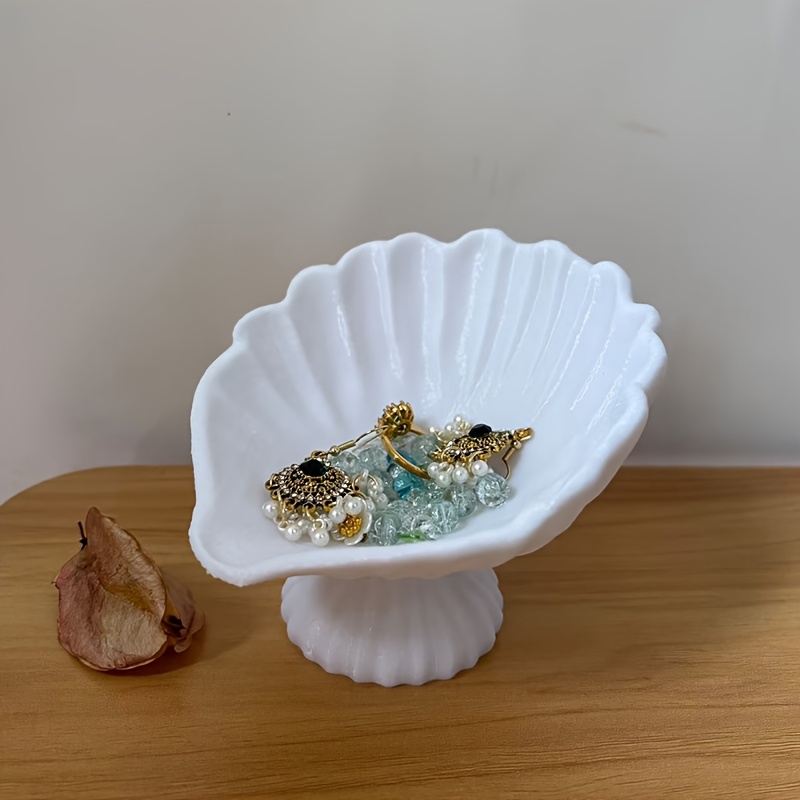 Shell-Shaped Jewelry Box with Seashell Design