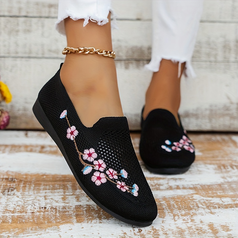 

Women's Floral Knit Slip-on Flats - Lightweight, Breathable Casual Shoes With For All