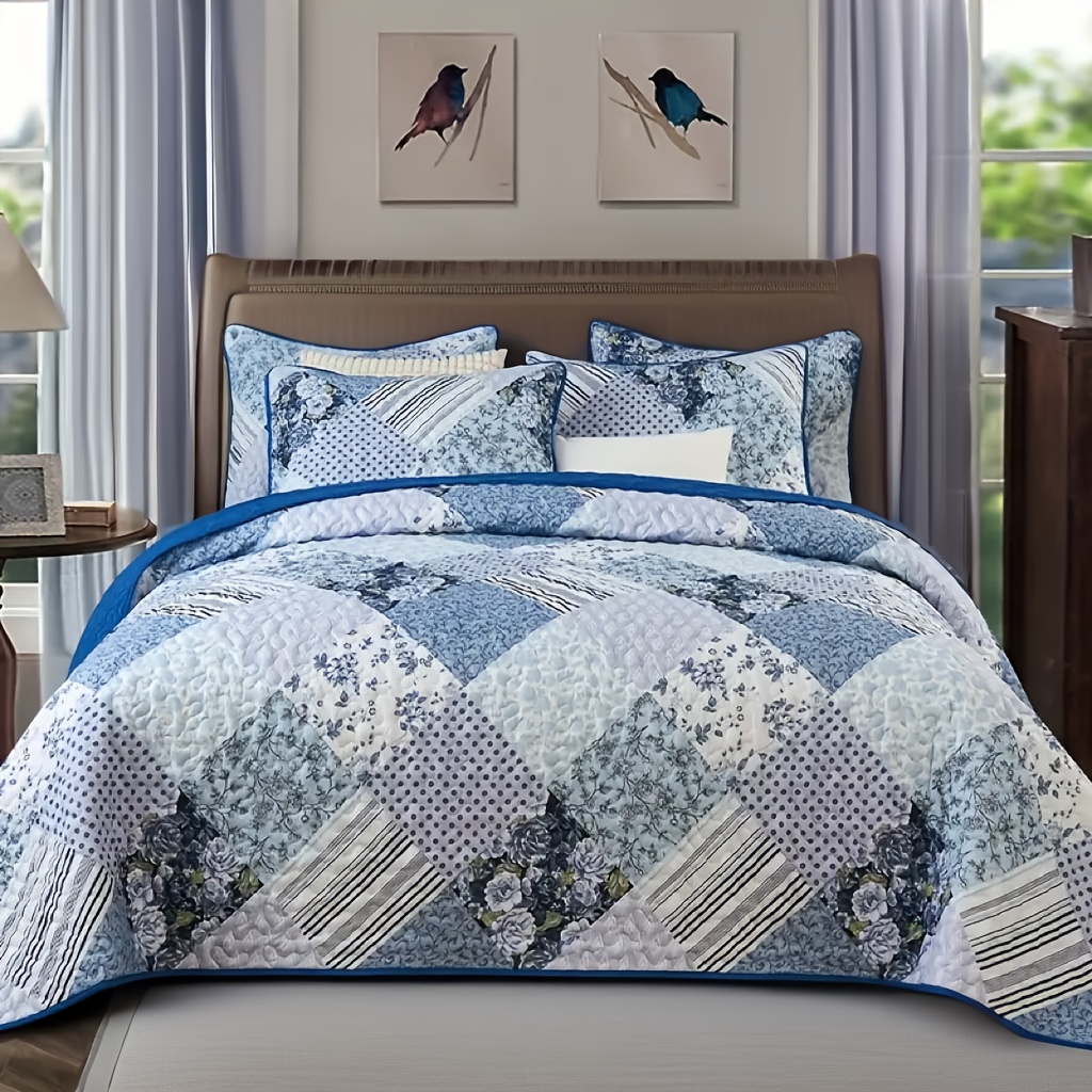 

3pcs Blue Patchwork Printed Quilted Bedspread Set, Includes 1 Quilt And 2 Pillow Shams, Machine Washable, , Soft Breathable Bedroom Dorm Decor Bedding Set, 90gsm Woven Polyester Fiber