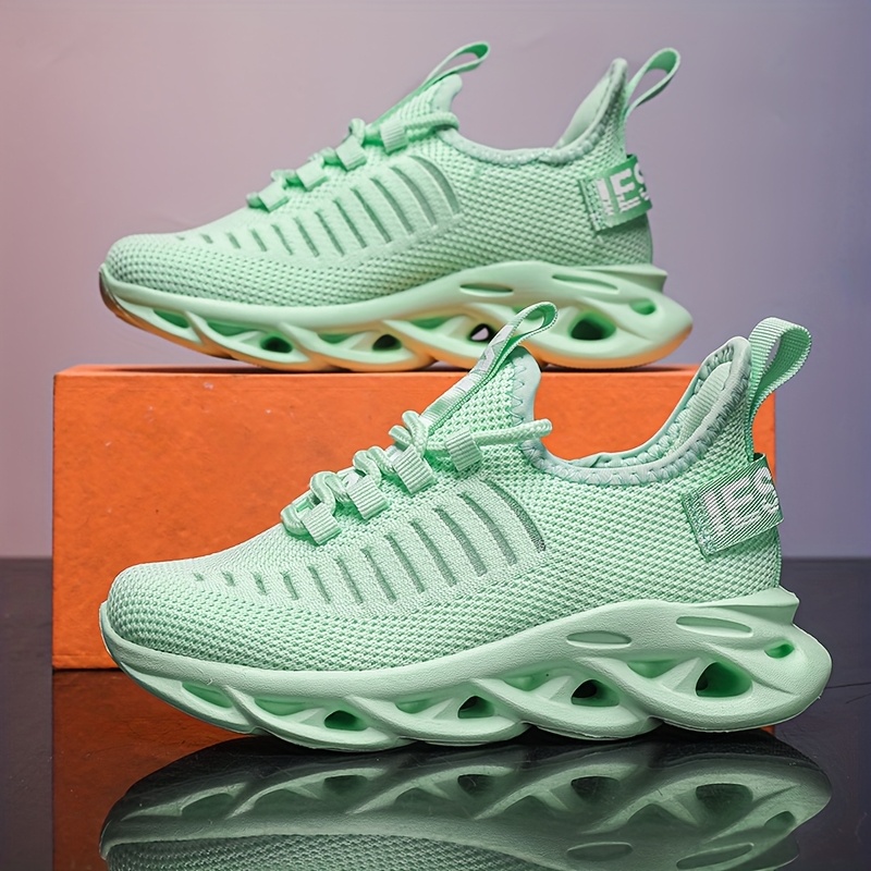 'S All-Season Running Shoes, Lightweight And Breathable with a Non-Slip Design, Model R101, Jump Rope