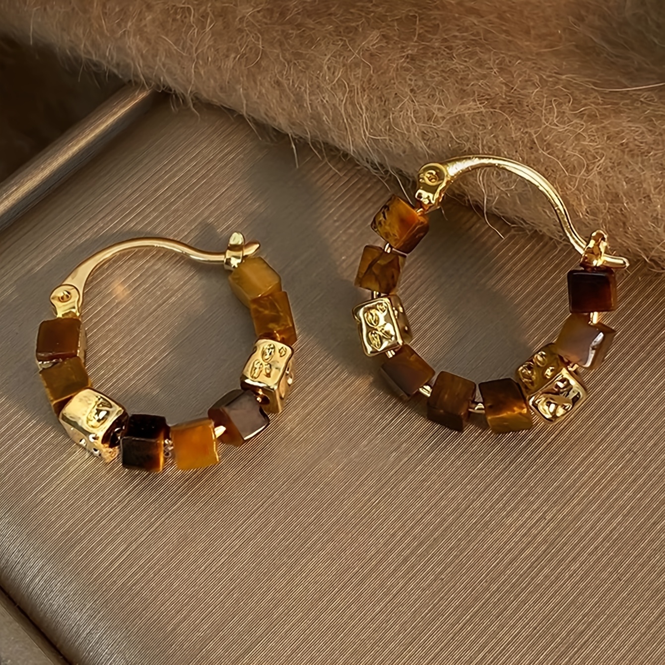 TEMU 1 Pair Of Women's Eye Hoop Earrings - Vintage Elegant Minimalist Suitable For Daily Wear, Parties, Holidays, Versatile Gift For Christmas,