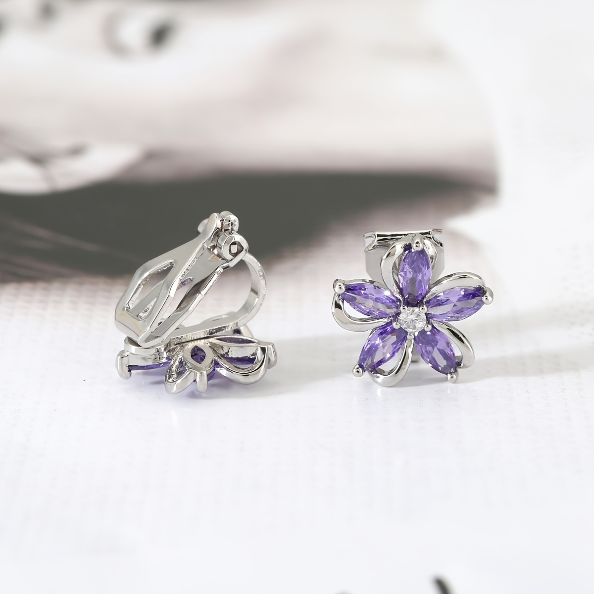 E-shop 1 Paar, Europäische und amerikanische Mode - Kupferbeschlag Zirkonia - Exquisite Windmühlenblume Unisex Non-Pierced Fashion Clip-On Ohrringe,