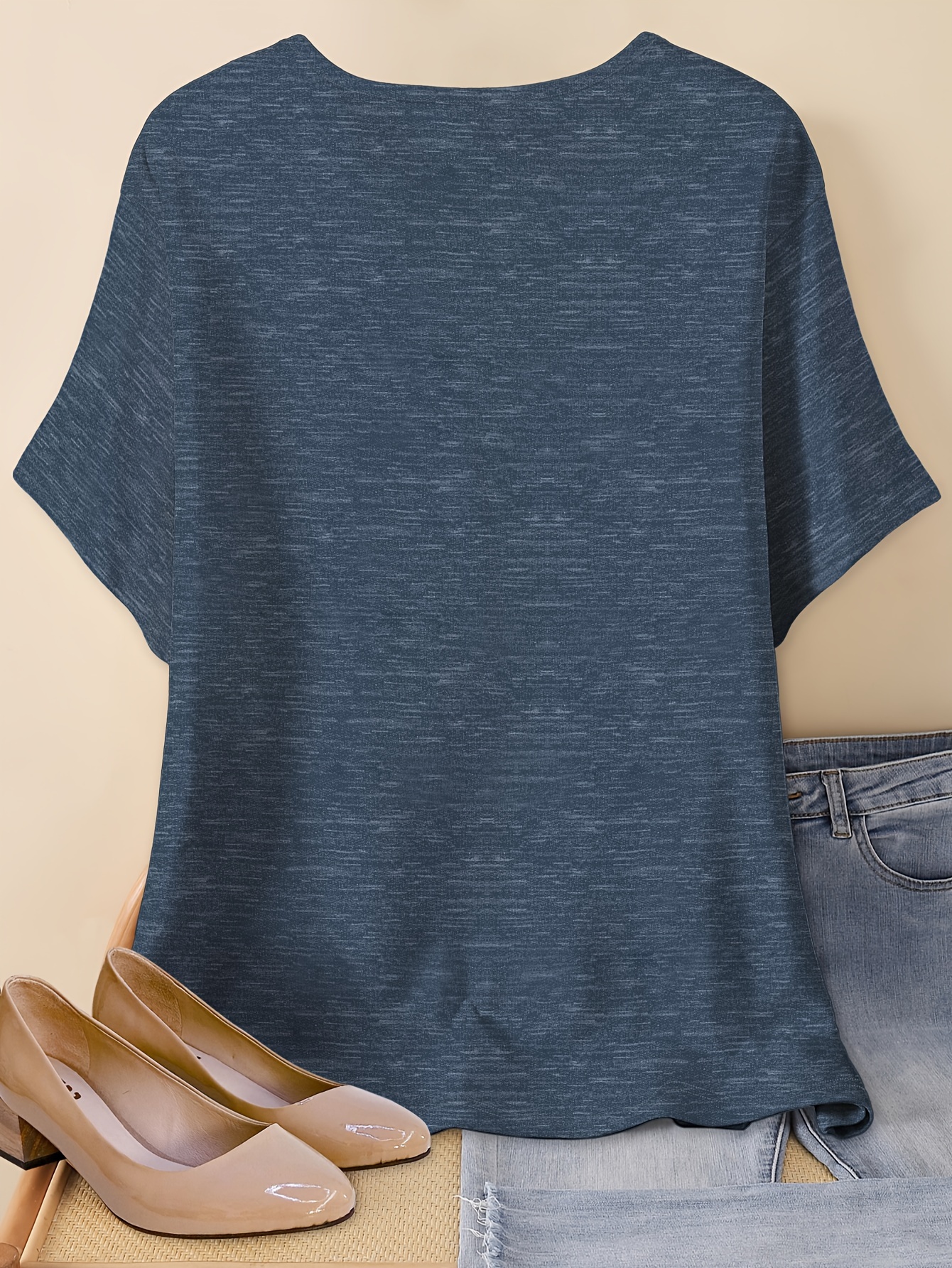 Plus Size Basic Solid Crew Neck T-Shirt, Casual Short Sleeve T-Shirt For Spring & Summer, Women's Plus Size Clothing