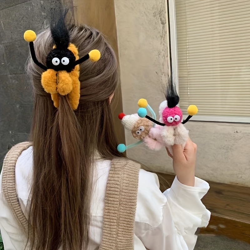 

1pc Flannel Plush Ugly Doll Shark Clip Hairpin, Cute Cartoon Animal Hair Accessory For Women, Middle Size, Color Matching, Single Piece,