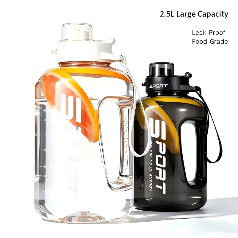 1 Stück 2,5L/84,54oz Großvolumiger Auslaufsicherer Trinkbecher mit Strohhalm, Tragbarer Kunststoff-Wasserkrug mit Klappverschluss – Ideal für Outdoor-Sport, Reisen Fitness