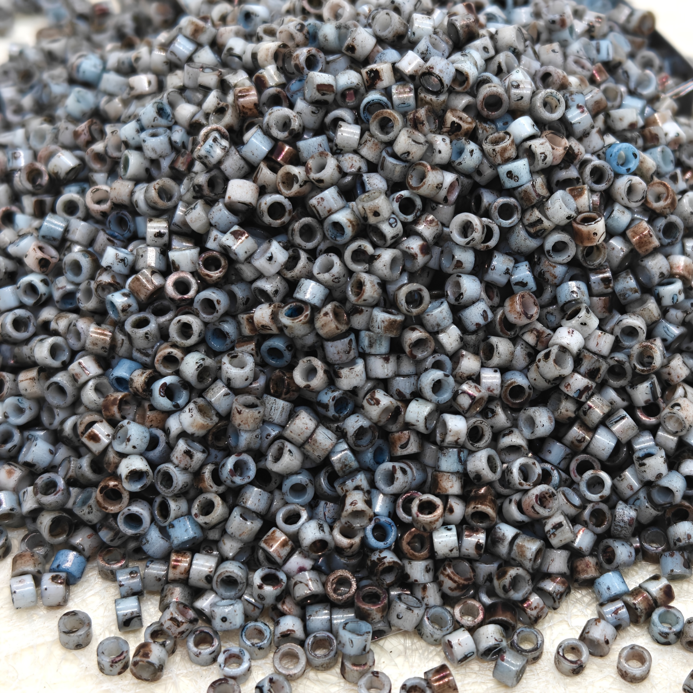 18 Colors Beading Kit with 2.5mm Glass Seed Beads
