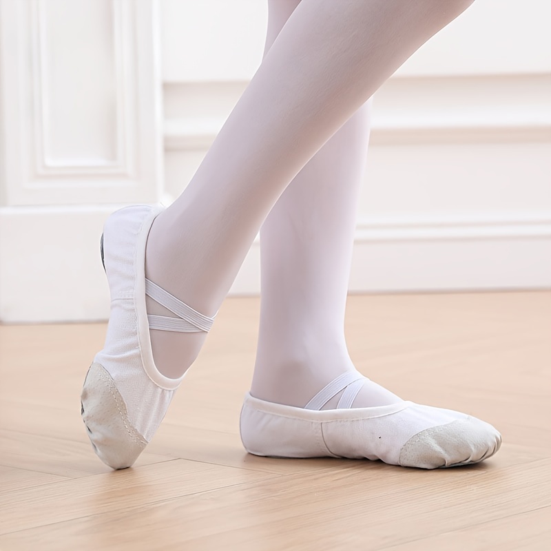 Children's Soft-Sole Dance Shoes, Kitten Paw Style Ballet Flats with No-Tie Design for Practice and Performance in Genuine Leather