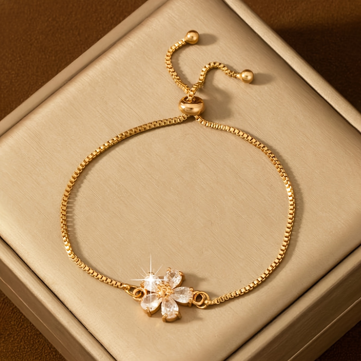 TEMU 1 bracelet de fleur facile à ajuster, parfait pour un usage , complète n'importe quel look et est idéal à de toutes les fêtes