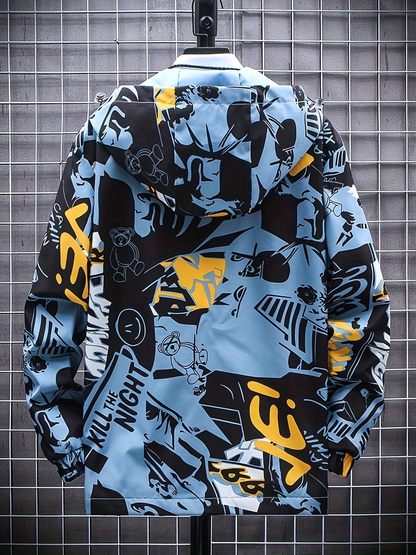 Chamarra popular y elegante para hombres con capucha y de longitud media con graffiti de moda de primavera y otoño. Chamarra versátil popular para hombres y mujeres con el mismo estilo.