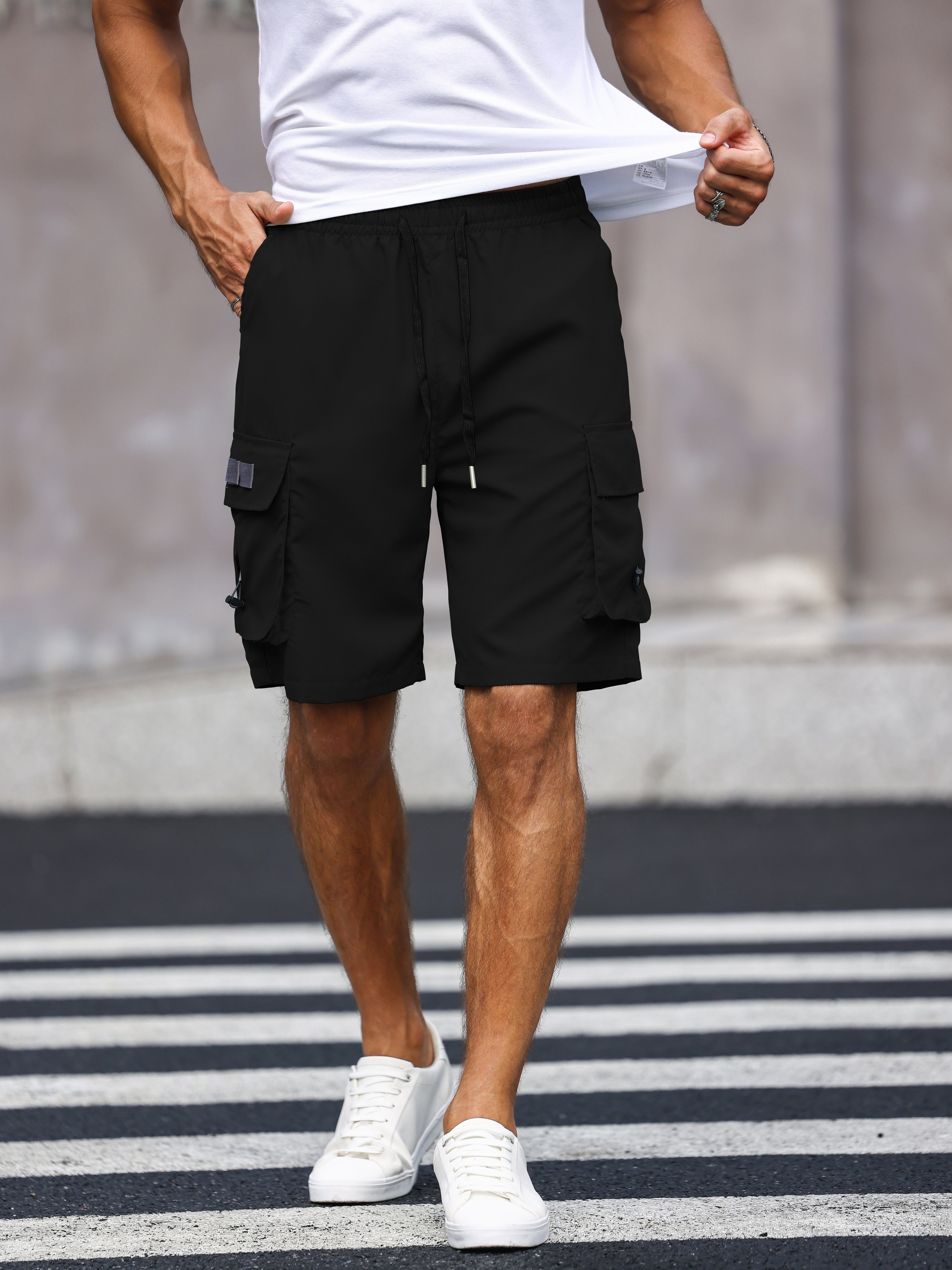 mens cargo shorts with pockets in solid color loose fit and fashionable for casual wear bermuda shorts details 2