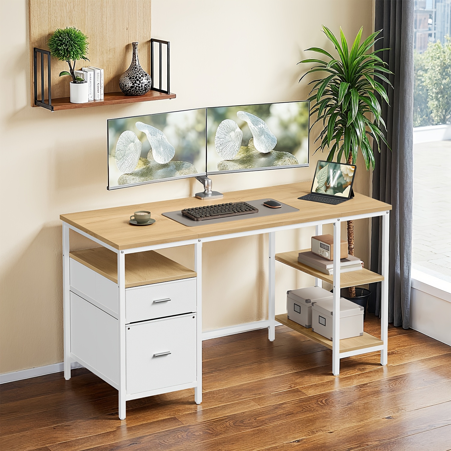 E-shop Eine Arbeitsstation mit drei Ablagen, einem Schreibtisch und einer Arbeitsstation, geeignet für den Wohnzimmerbereich, mit den Maßen 60 x 140 x