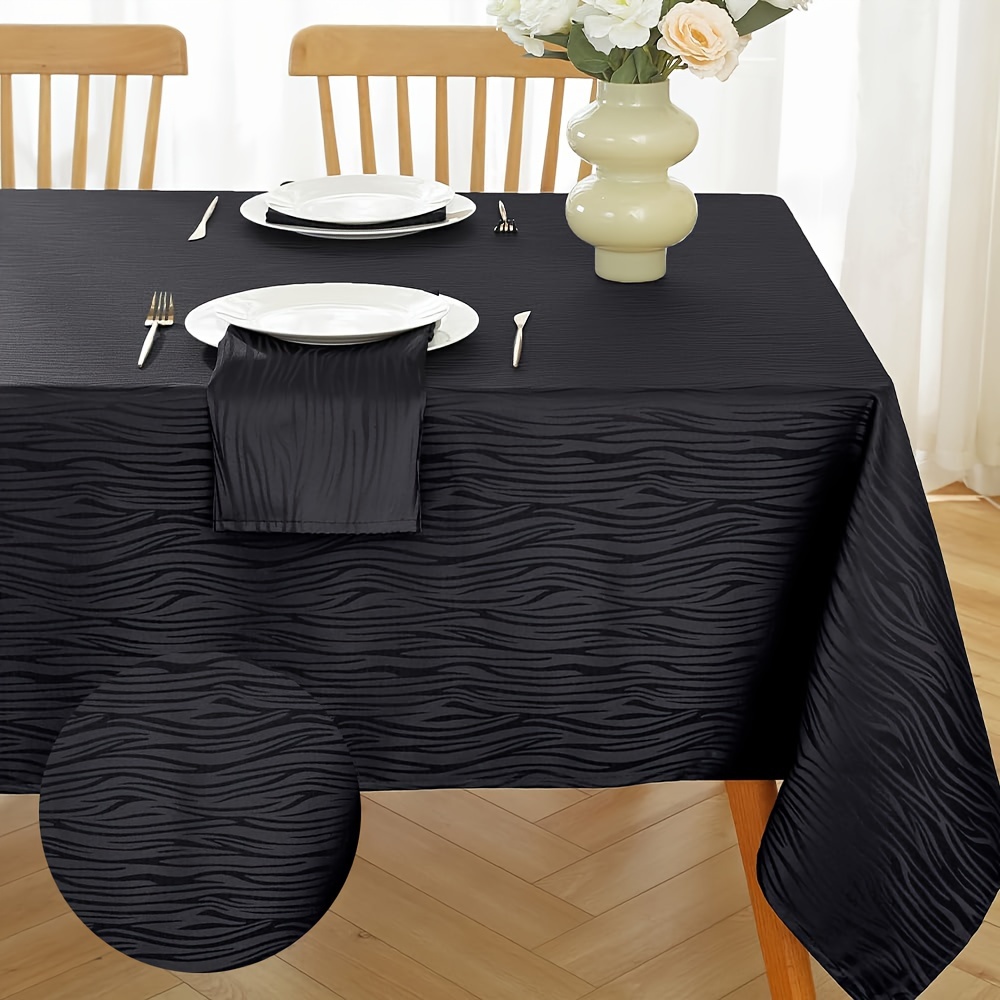 

A Polyester Tablecloth With A Water Pattern, Featuring A Vortex Design And Embossed Texture, Suitable For Outdoor And Indoor Self-service Banquets, Parties, Holiday Dinners.