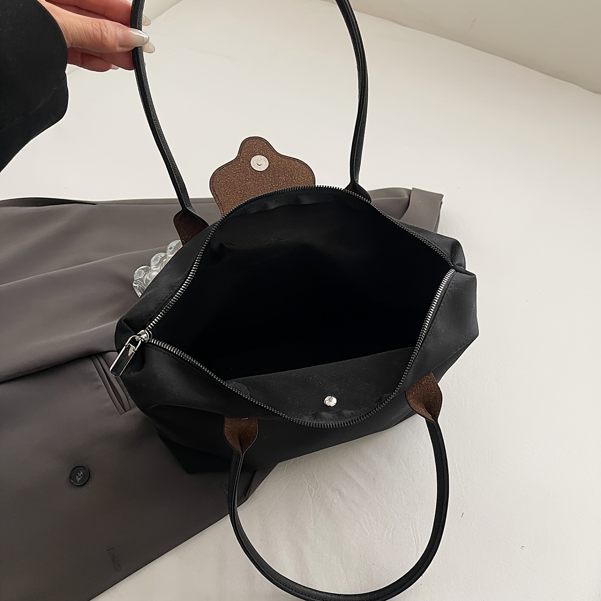 Women's Large Capacity Tote Bag with Magnetic Closure
