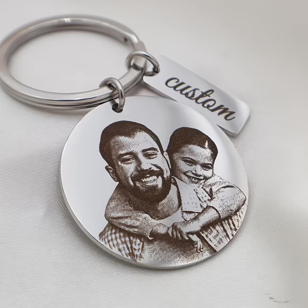 E-shop [Personalisiert] 1 personalisierter Schlüsselanhänger, runder Schlüsselring aus Edelstahl mit individuellem Foto und graviertem Text,