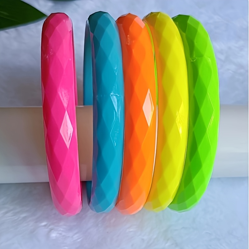 5pcs 1cm Drilled Surface Fluorescent Resin Bracelet Set